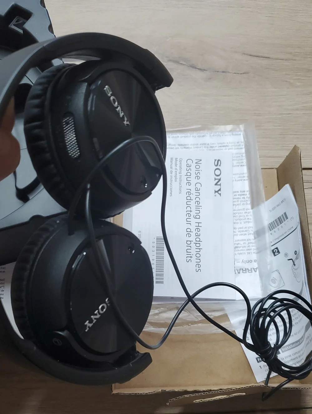 Sony MDR-ZX110NC Active Noise Canceling on-ear Headphones Black